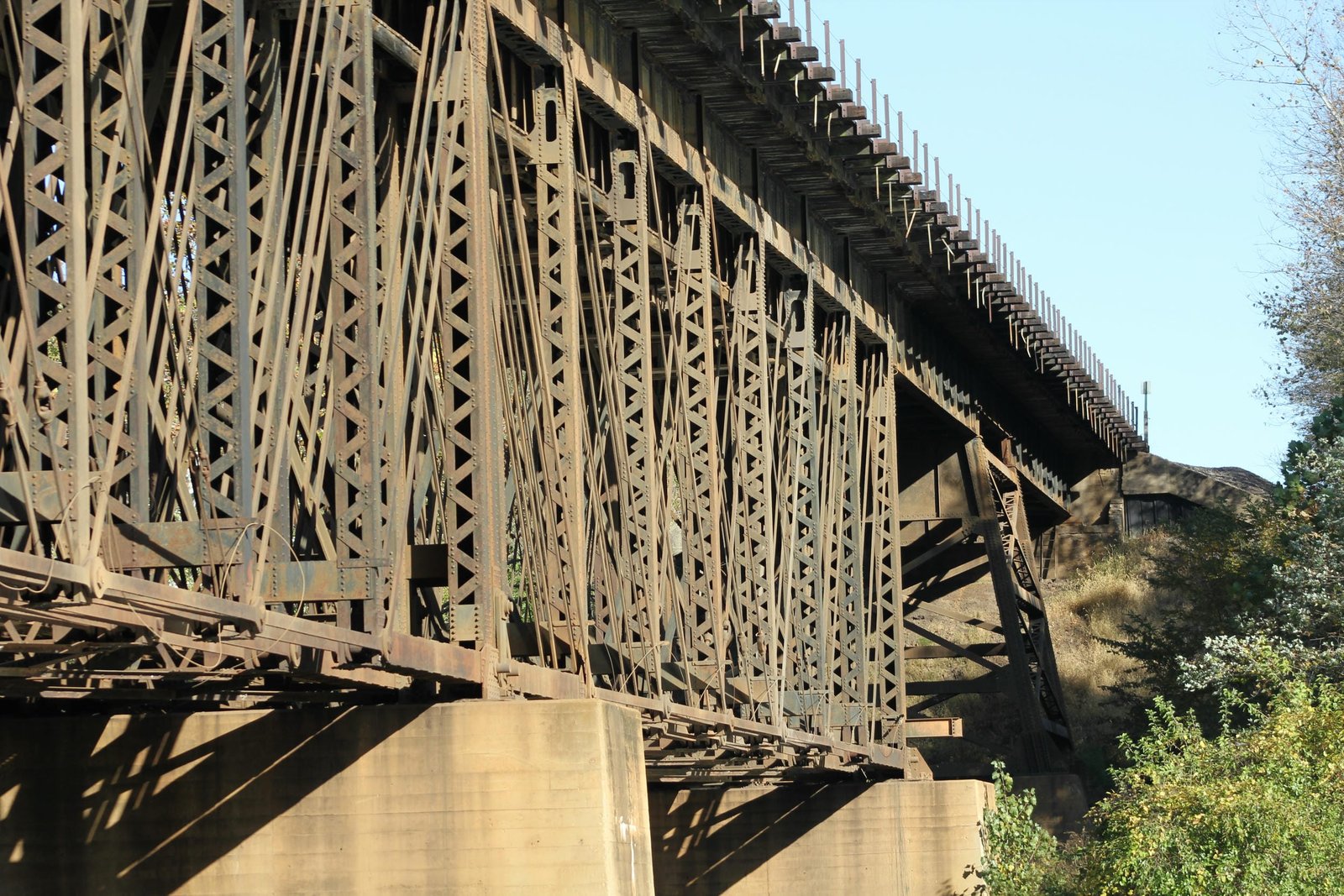 East truss span